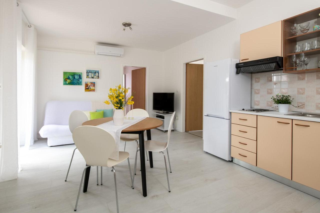 Apartment Alex Labin  Bagian luar foto