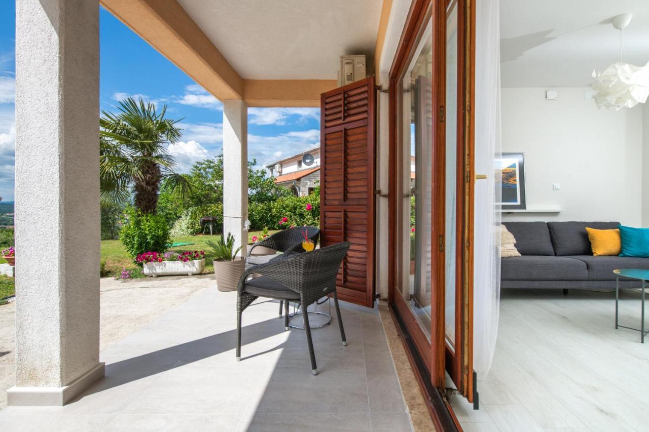 Apartment Alex Labin  Bagian luar foto