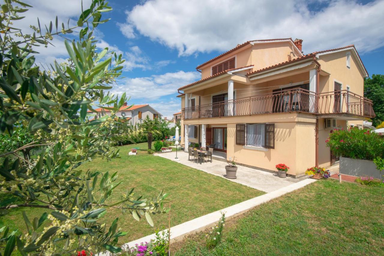 Apartment Alex Labin  Bagian luar foto